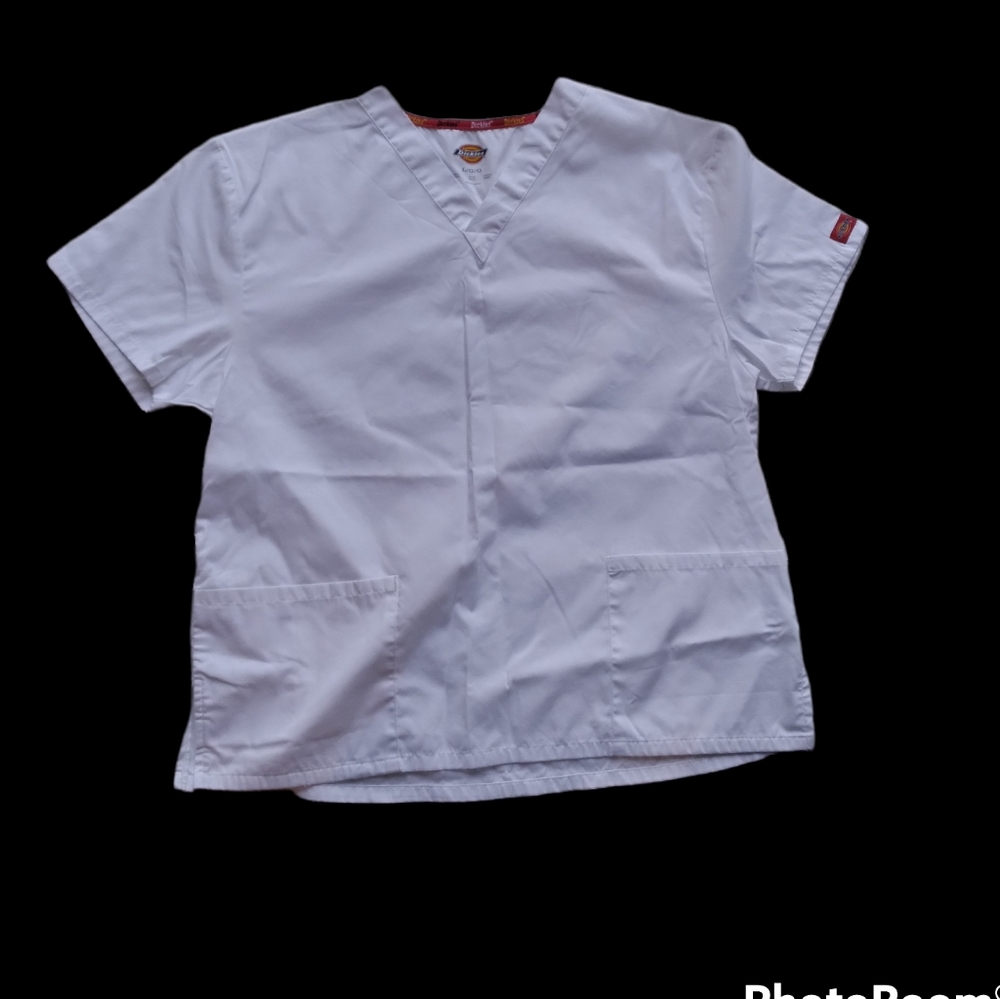 New Without Tags Dickies Size Large White Scrub Top With Pockets    (A51)